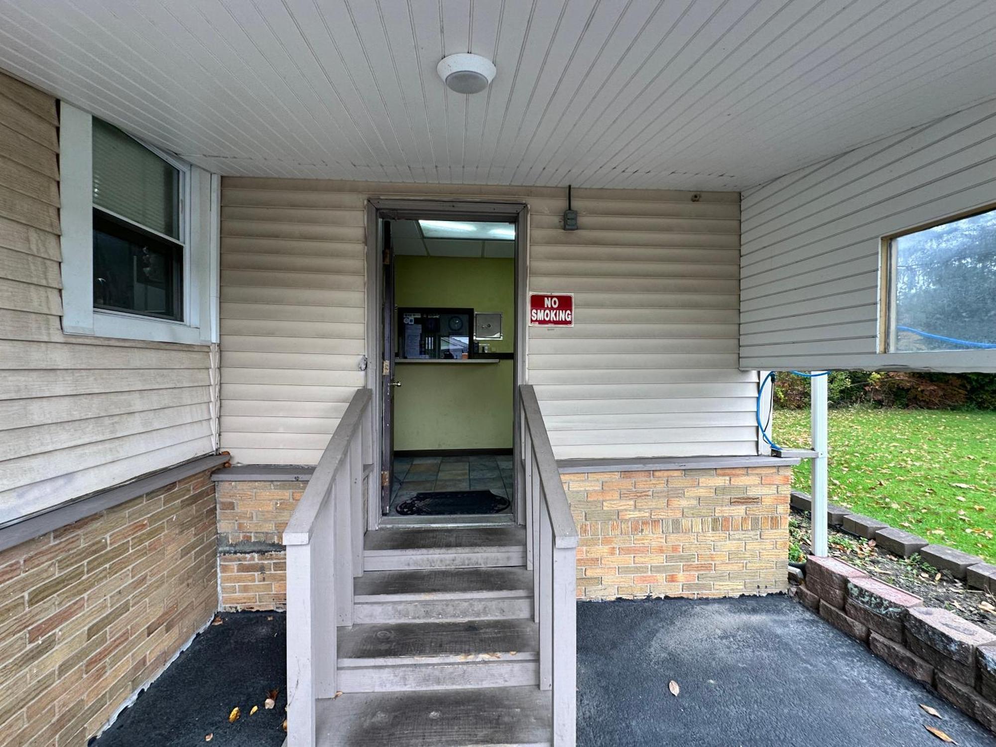 Westgate Manor Motel Austintown & Youngstown Ohio Bagian luar foto